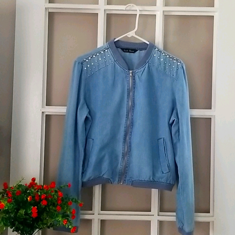 Ladies size xl zip up cotton jacket.
